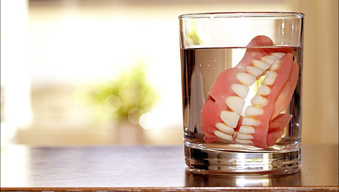Mouth Infections Linked to Dentures
